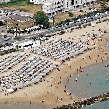 Montesilvano Marina Palm Beach House - Vista Mare מראה חיצוני תמונה