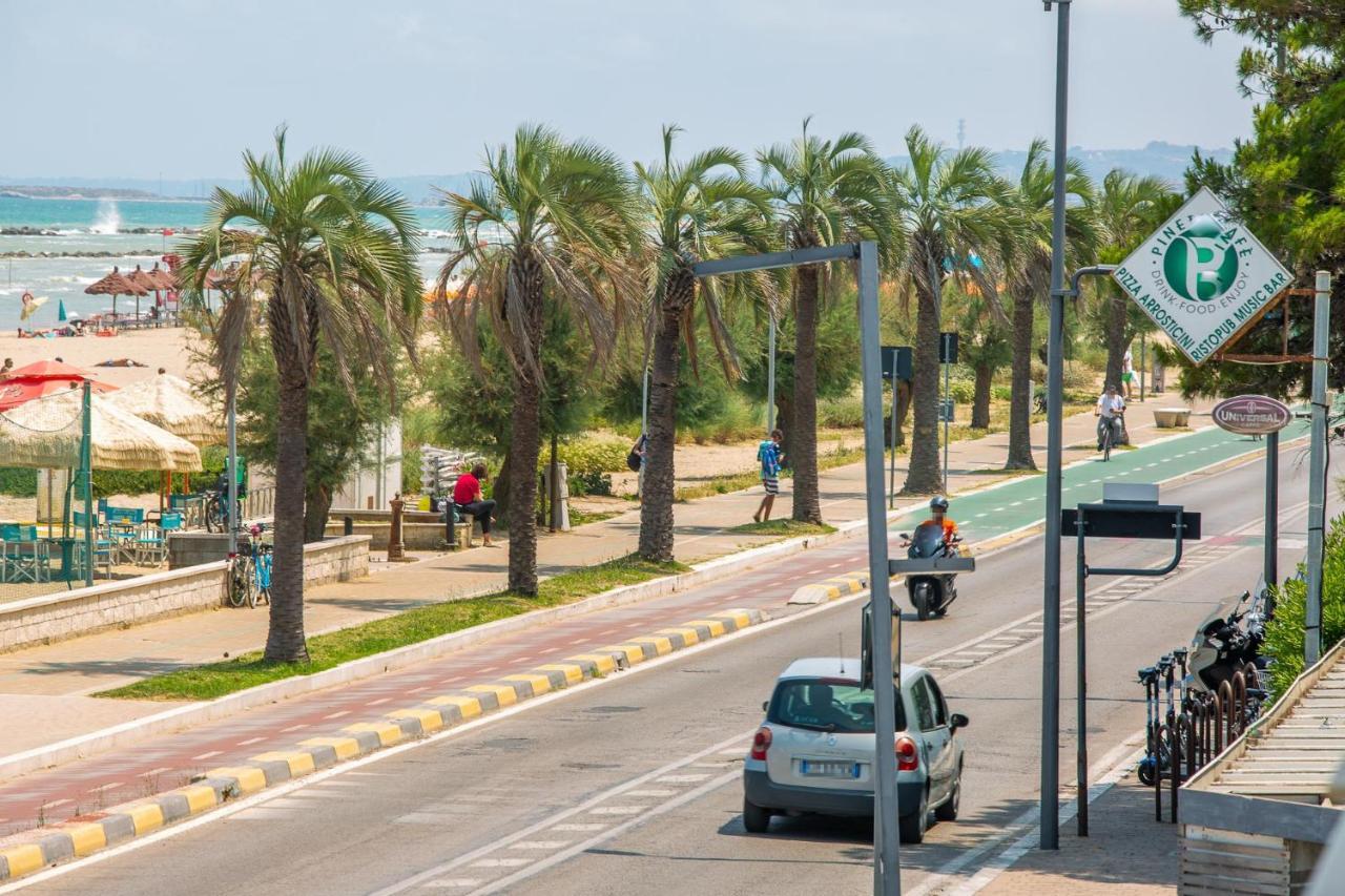 Montesilvano Marina Palm Beach House - Vista Mare מראה חיצוני תמונה