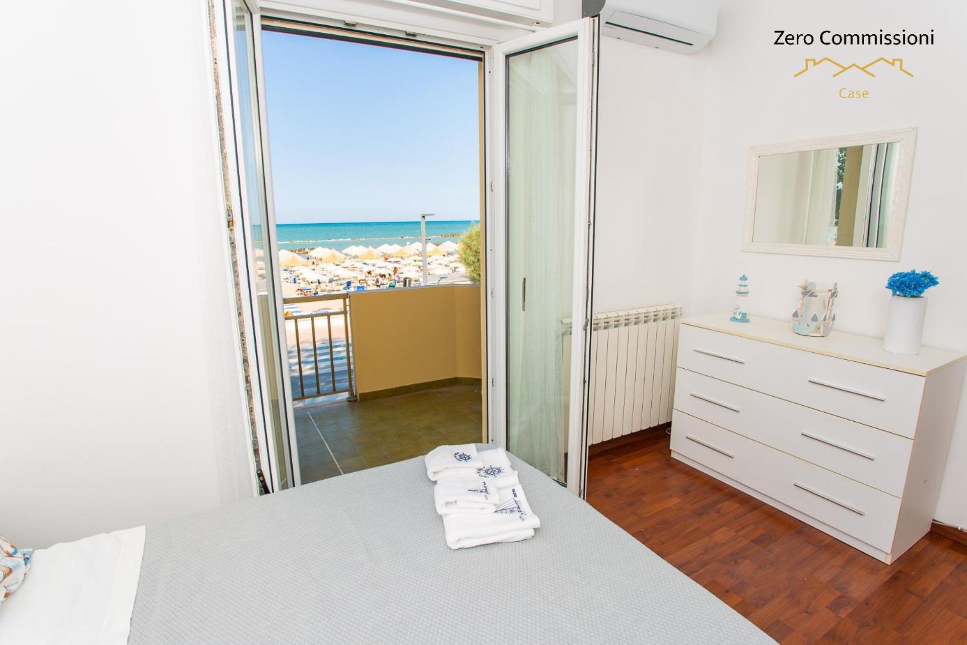 Montesilvano Marina Palm Beach House - Vista Mare מראה חיצוני תמונה